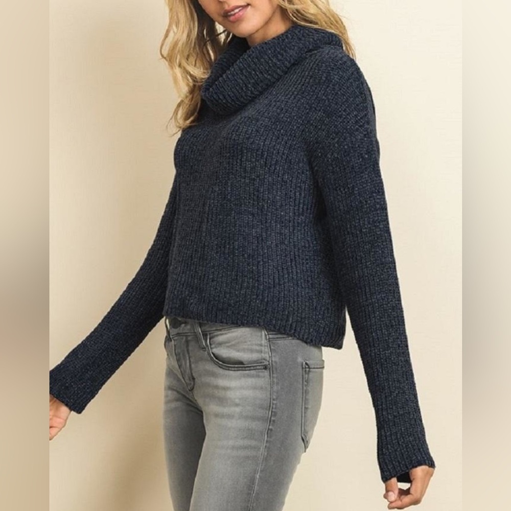 Dress Forum Los Angeles Soft Chenille Turtleneck Sweater Navy Medium